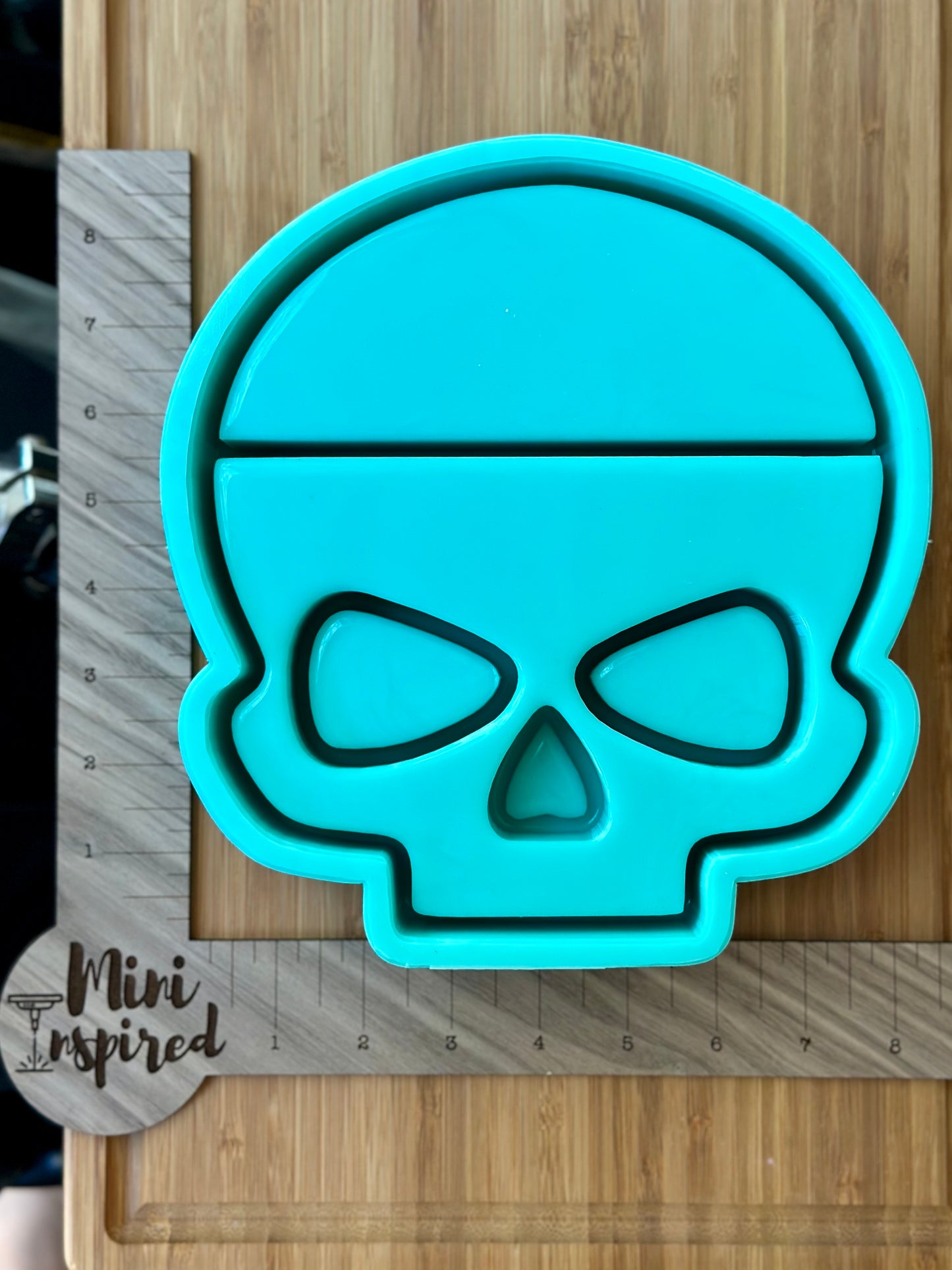 Skull Shelf Mold