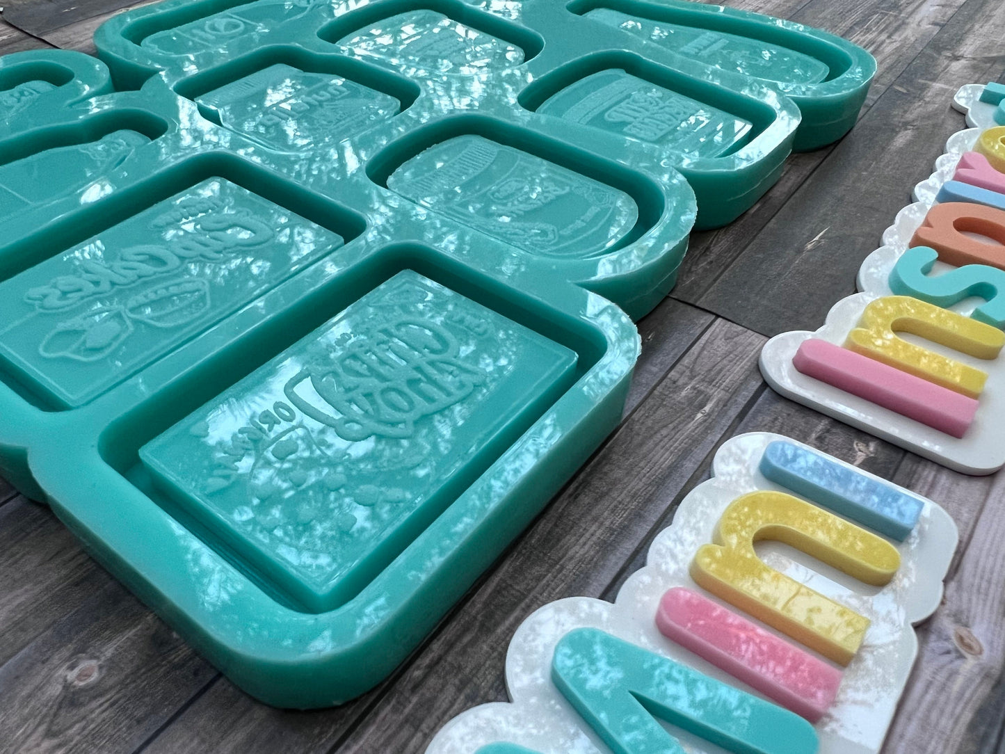 Snack shaker palette silicone mold for epoxy resin - DIY keychain