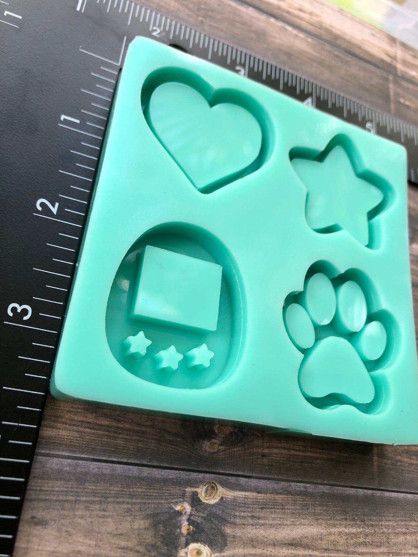 Keychain backed silicone mold palette- heart shaker mold; tomogachi shaker mold, paw shaker mold, star shaker mold.