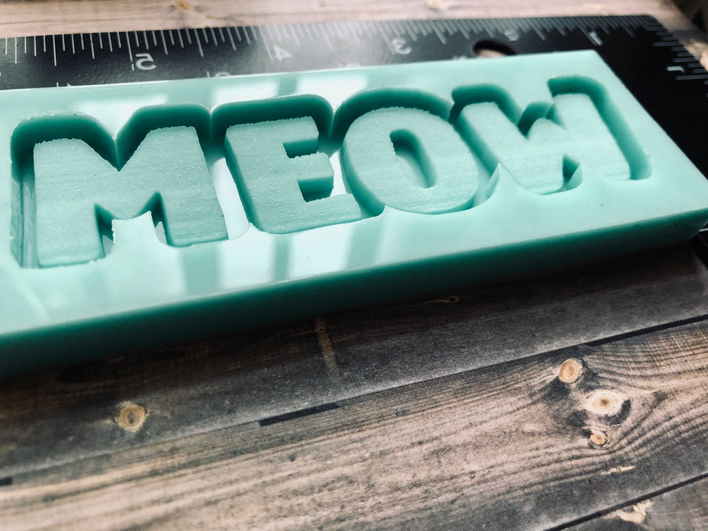 MEOW word shaker silicone mold for epoxy resin- DIY keychain, DIY ornament, cat lovers
