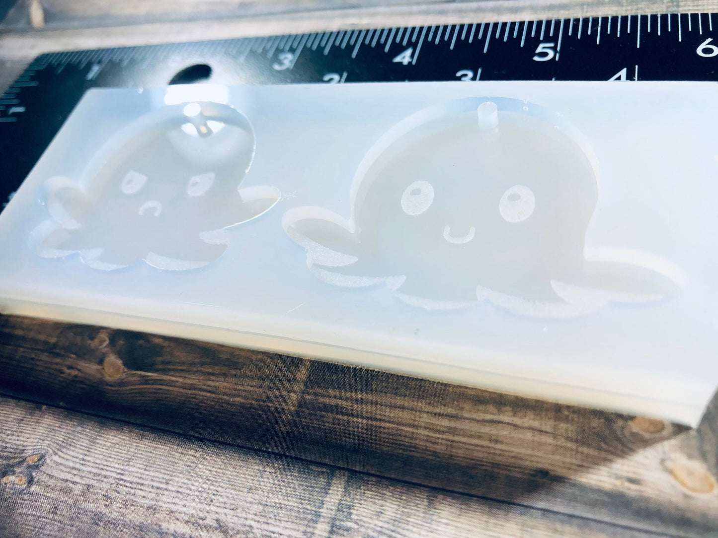 Happy/ Sad Octopus Silicone mold for epoxy resin/ UV resin, Baby octopus pendants 1.5 inches