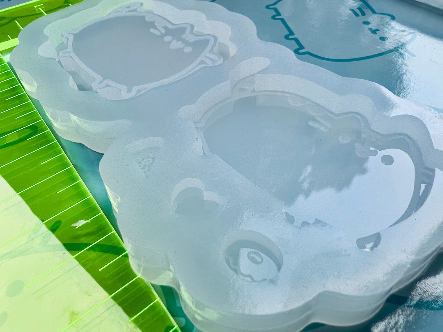 Kitty cat shaker mold non shaker mold silicone