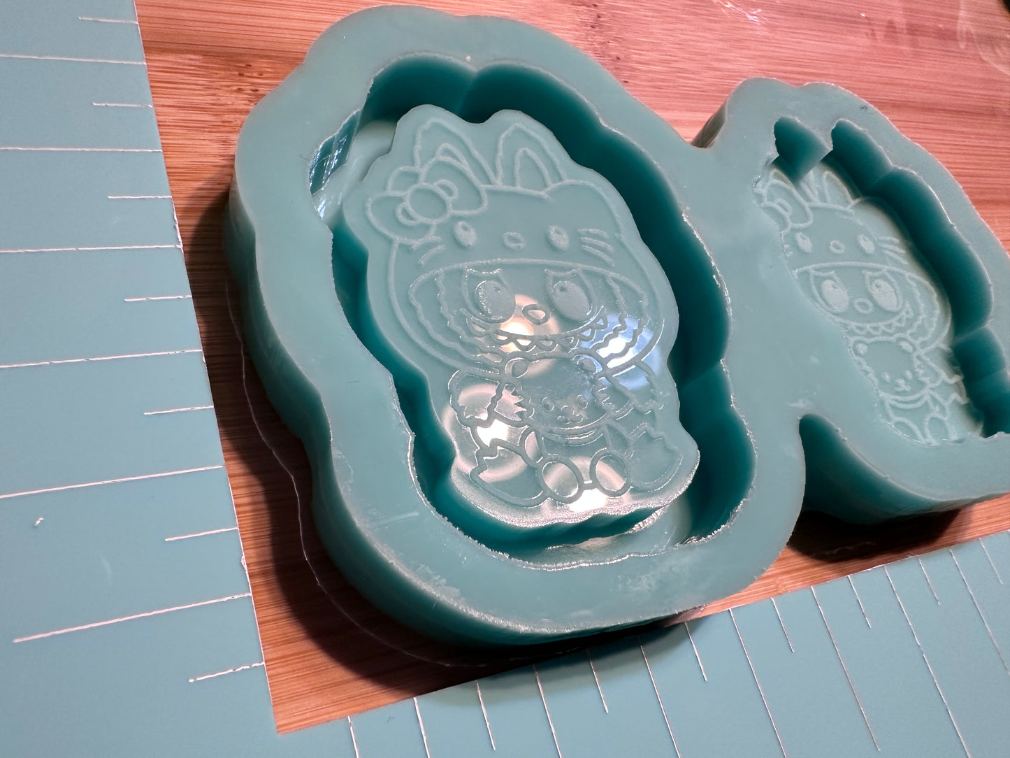 Hk monster shaker and flat mold, UV resin, Epoxy resin