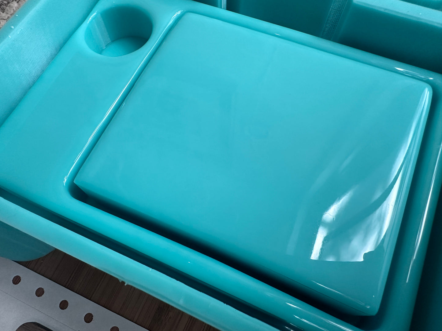 Retro TV shelf Mold 7.5 x 7 inches