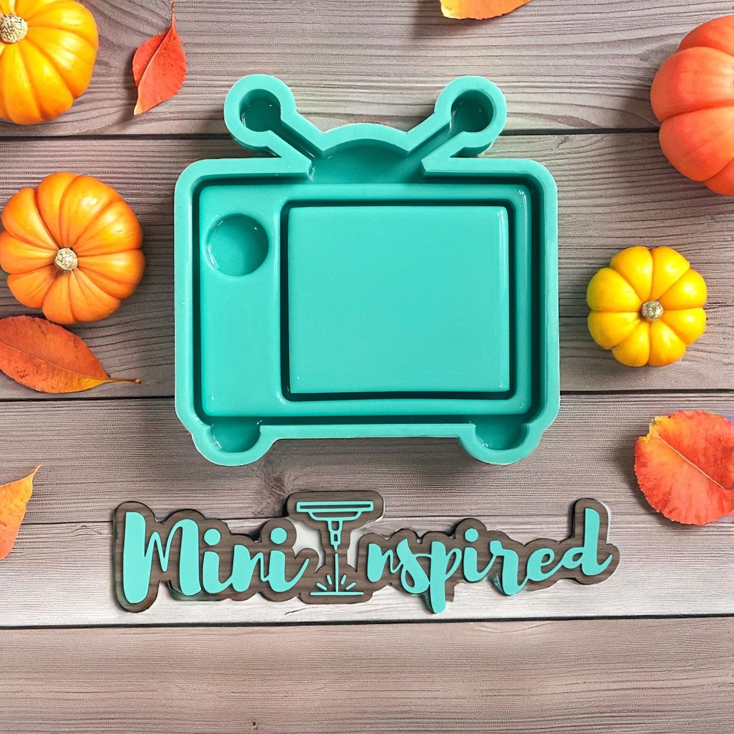 Retro TV shelf Mold 7.5 x 7 inches