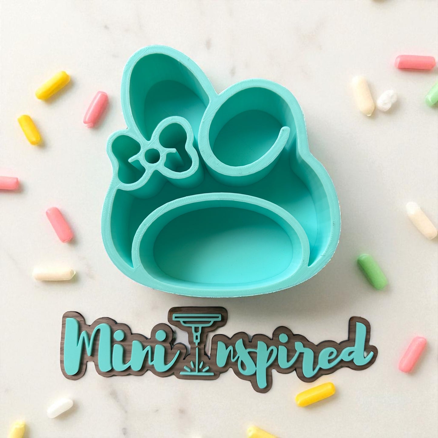 Cute Bunny Shelf Mold 7.5 x 7 inches