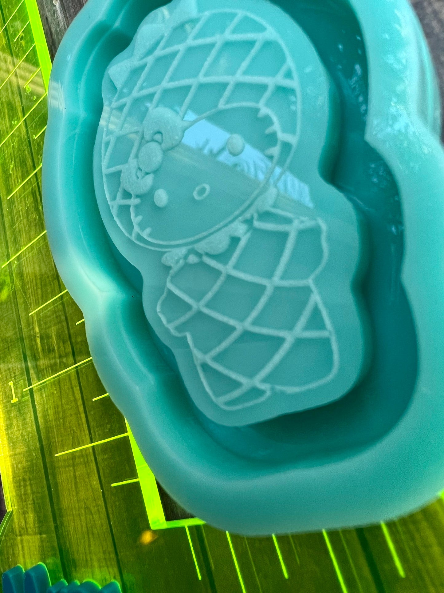 Pineapple character cat silicone mold for epoxy resin shaker mold  2.5 inches in height - DIY shaker keychain