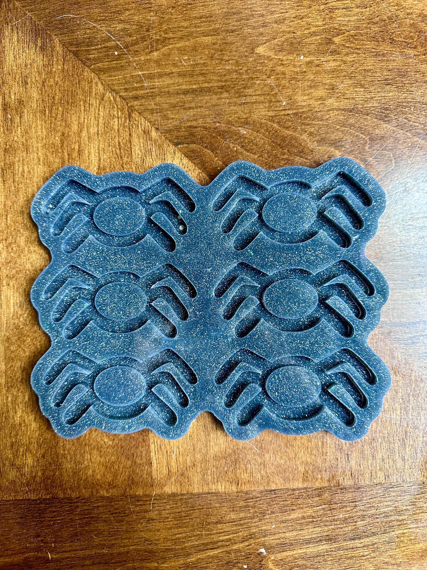 Halloween Silicone Spider Shaker Palette Mold for Resin Keychains & Badge Reels