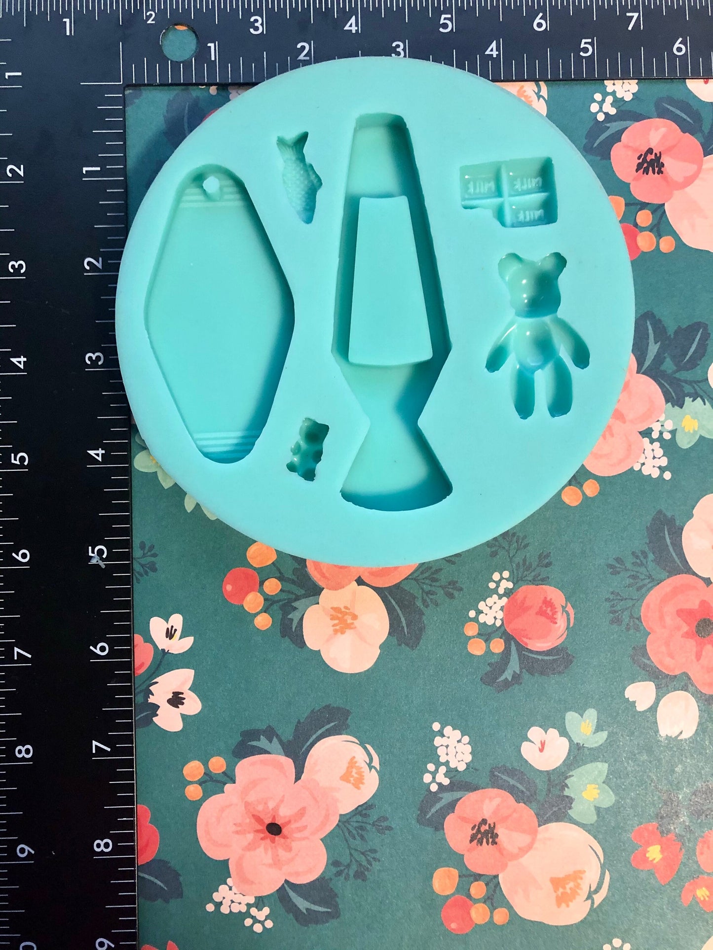 Kawaii Palette silicone mold; Lava Lamp shaker mold, retro hotel keychain, kawaii bear, chocolate mold, gummy bear, Decoden, key caps