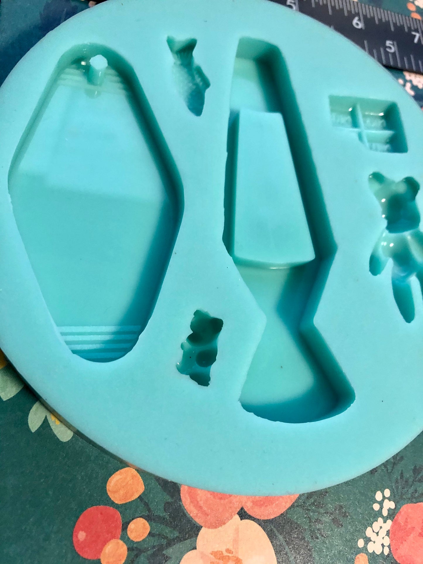 Kawaii Palette silicone mold; Lava Lamp shaker mold, retro hotel keychain, kawaii bear, chocolate mold, gummy bear, Decoden, key caps