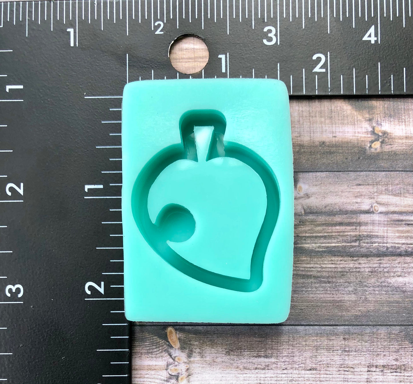 AC Leaf silicone shaker mold - DIY Keychain