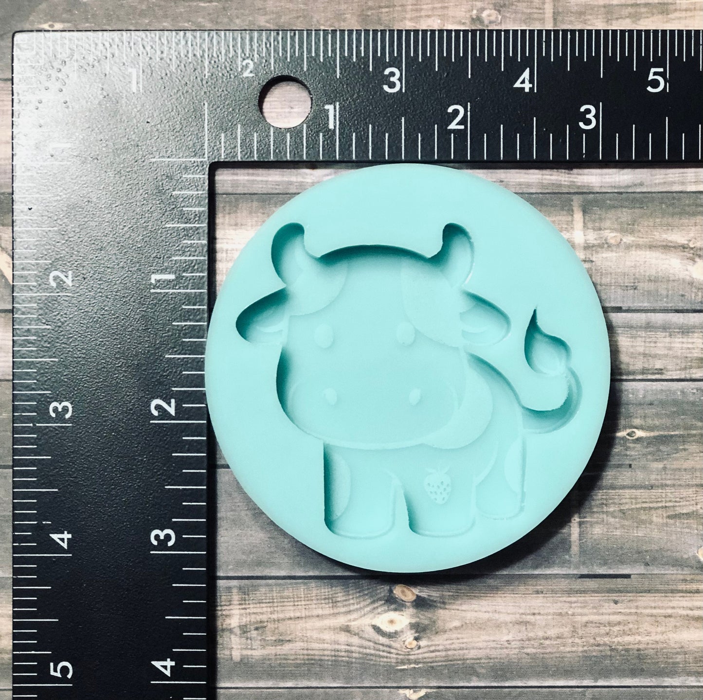 Strawberry cow silicone non shaker mold