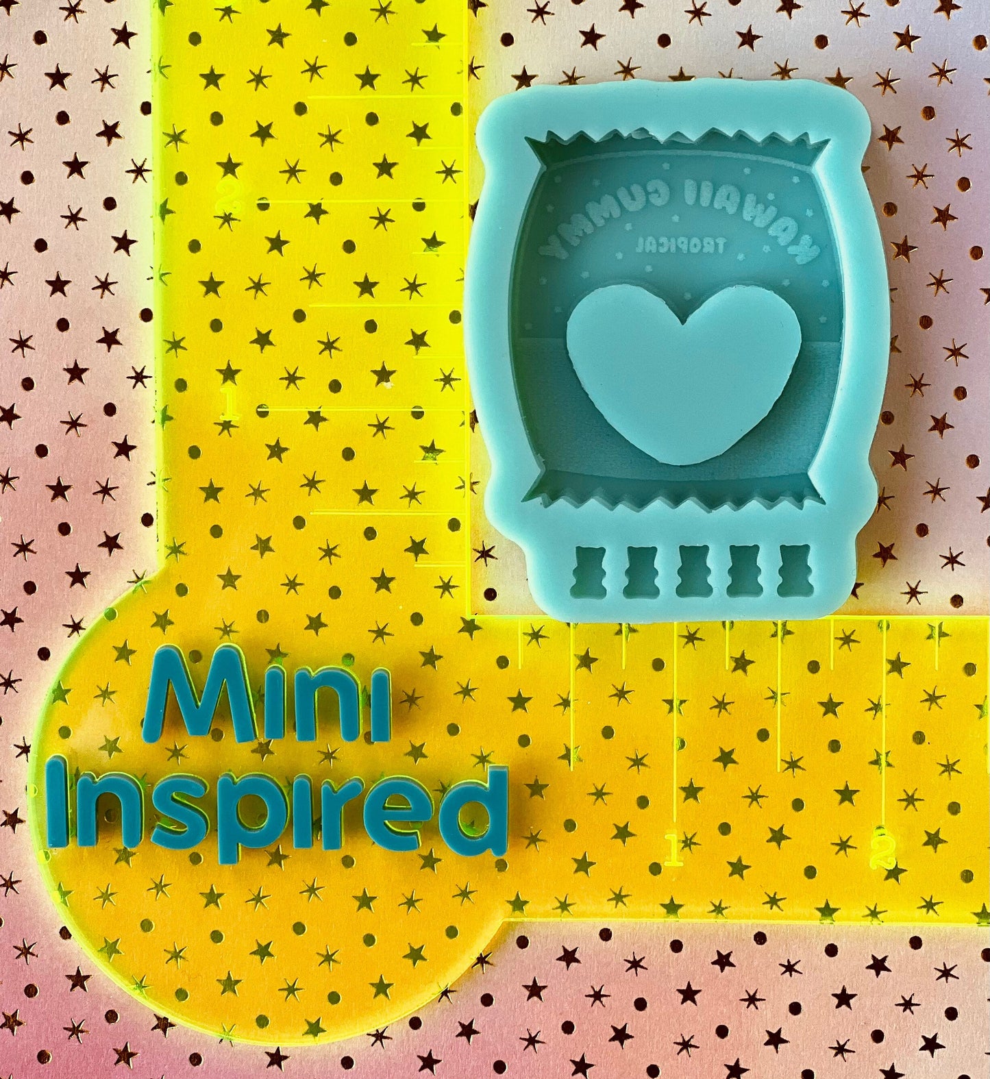 Small Kawaii Gummi silicone shaker with bear bits mold for epoxy resin- 2 inches in height - DIY keychain, diy magnets
