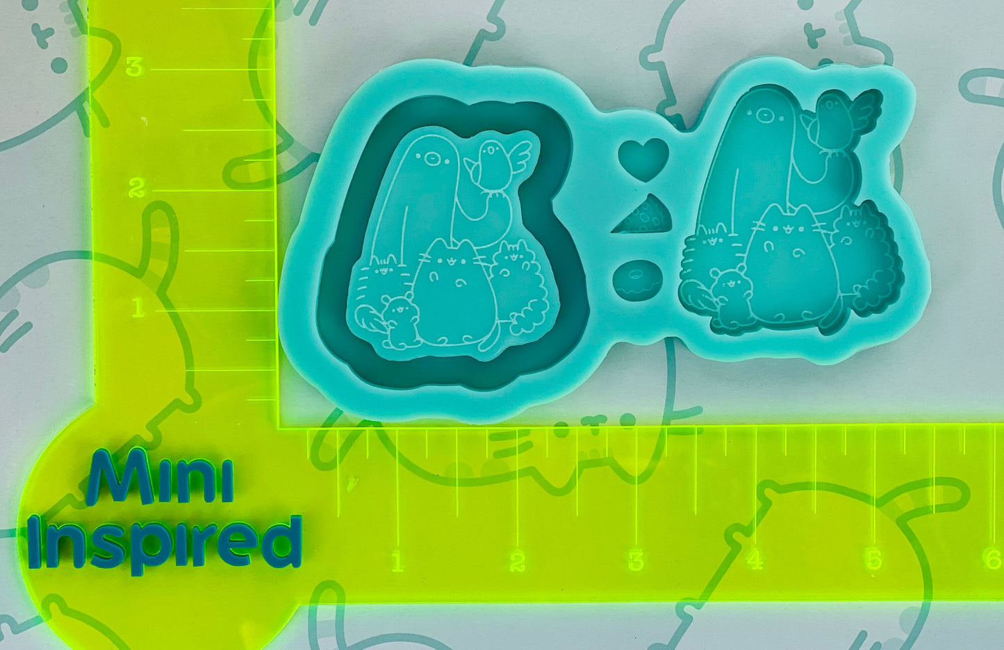 Friend characters shaker nonshaker mold for epoxy resin