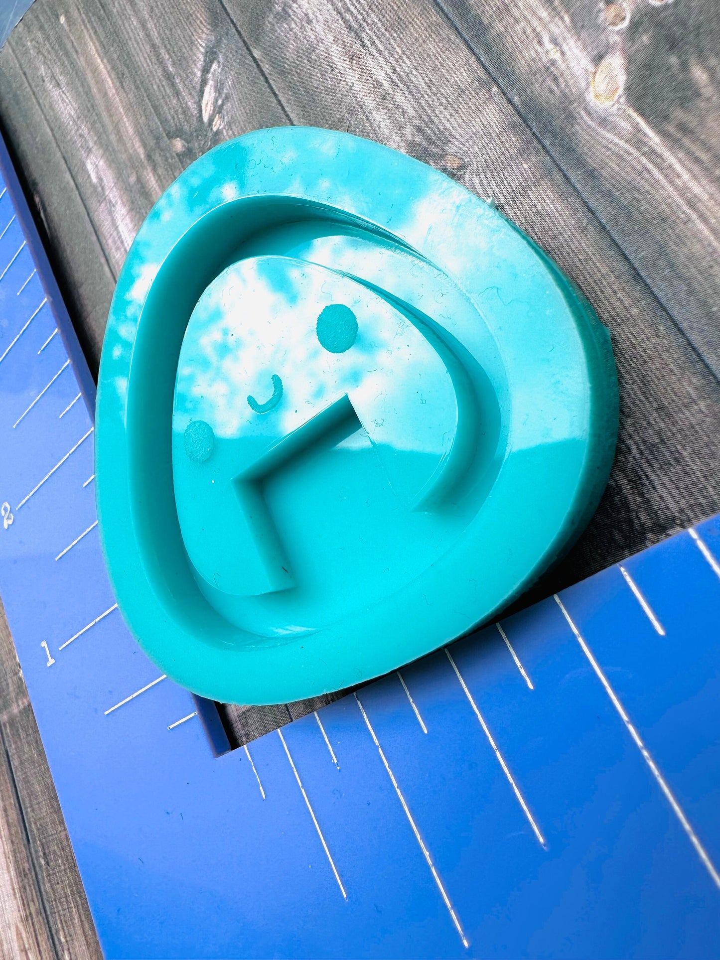 Onigiri silicone shaker mold for epoxy resin.